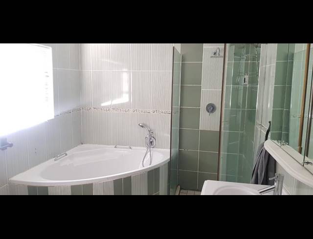 4 BEDROOM HOUSE FOR SALE IN MEYERTON EXT 6